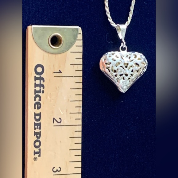 Sterling Heart Pendant Filigree Cut Out Puffy Scrolling Signed SU 925 Vintage - Picture 8 of 10